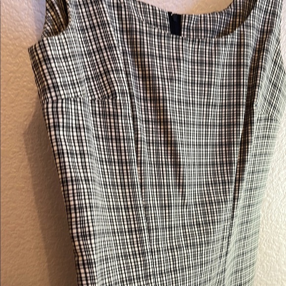 Gray and Black Sleeveless Square Neck Mini Dress - Picture 3 of 5